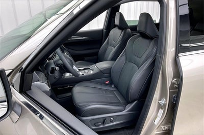 2025 INFINITI QX60 LUXE