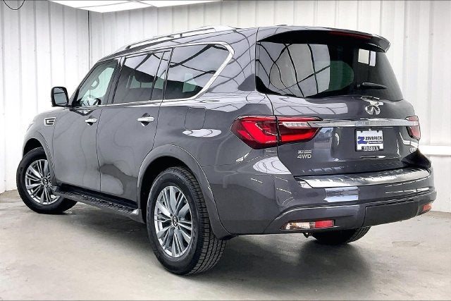2023 INFINITI QX80 LUXE 8 PASSENGER
