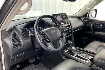 2023 INFINITI QX80 LUXE 8 PASSENGER