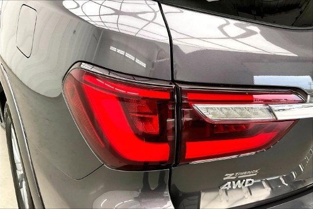 2023 INFINITI QX80 LUXE 8 PASSENGER