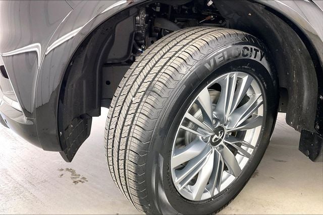 2022 INFINITI QX80 LUXE