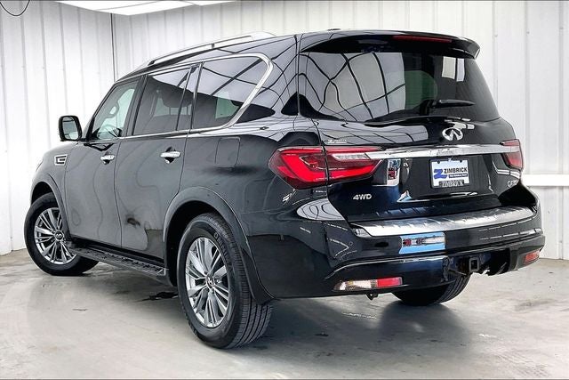 2022 INFINITI QX80 LUXE