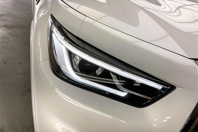 2023 INFINITI QX80 Premium Select