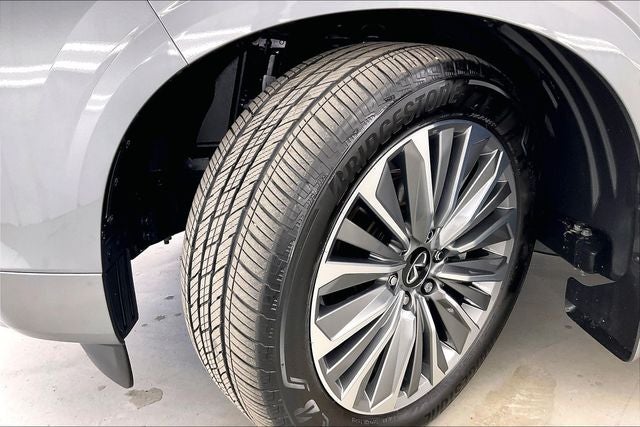 2025 INFINITI QX80 SENSORY 8 PASSENGER