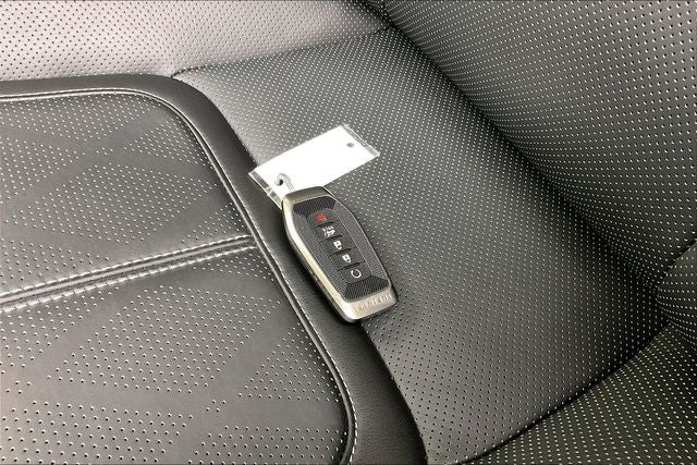 2025 INFINITI QX80 SENSORY 8 PASSENGER