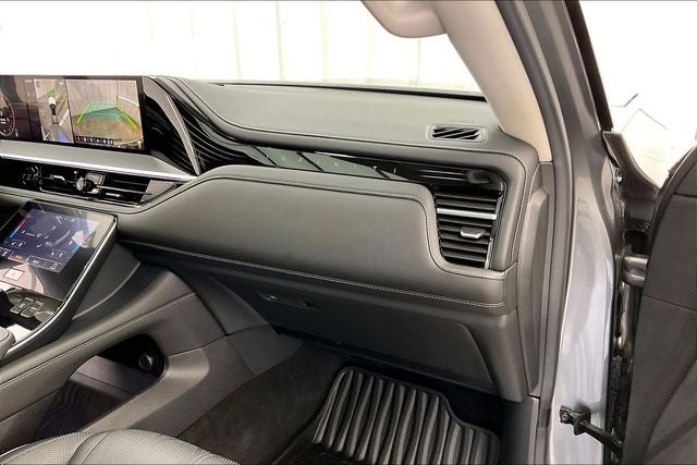 2025 INFINITI QX80 SENSORY 8 PASSENGER