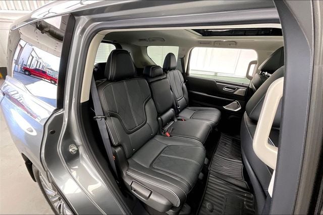 2025 INFINITI QX80 SENSORY 8 PASSENGER
