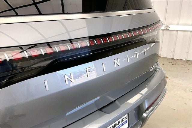 2025 INFINITI QX80 SENSORY 8 PASSENGER