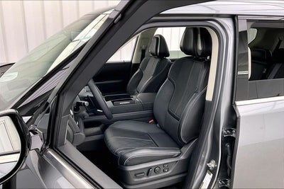 2025 INFINITI QX80 SENSORY 8 PASSENGER