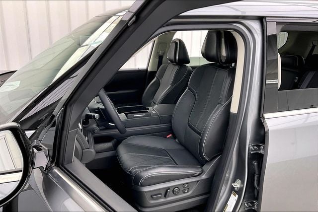 2025 INFINITI QX80 SENSORY 8 PASSENGER