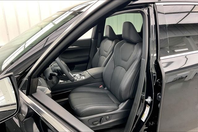 2027 INFINITI QX60 LUXE InStock