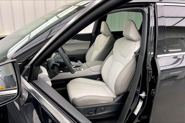 2027 INFINITI QX60 LUXE InStock