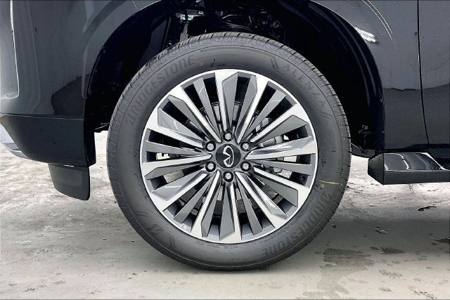 2027 INFINITI QX80 LUXE InStock