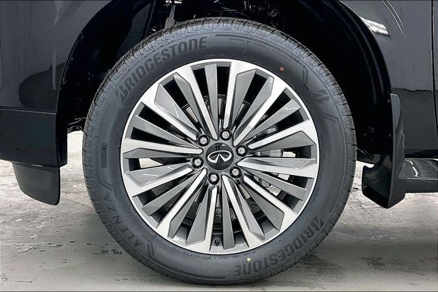 2027 INFINITI QX80 LUXE InStock