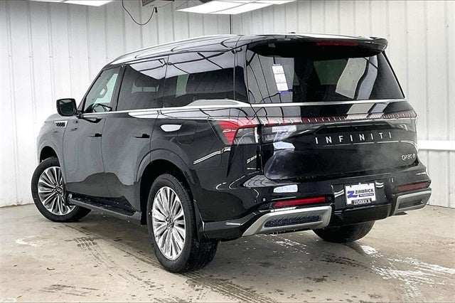 2026 INFINITI QX80 LUXE