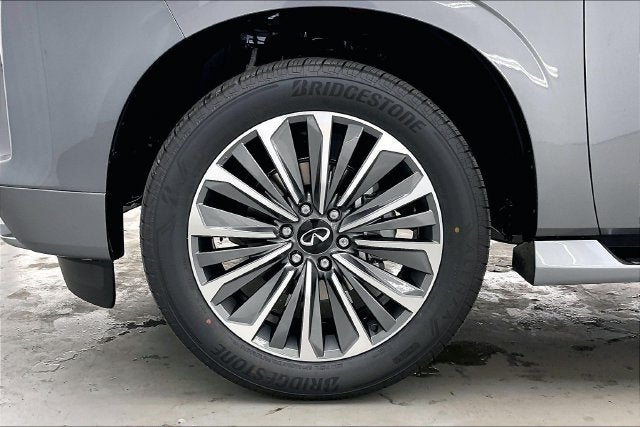 2027 INFINITI QX80 LUXE InStock