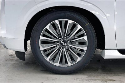 2027 INFINITI QX80 LUXE InStock