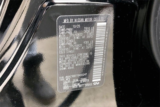 2026 INFINITI QX80 LUXE