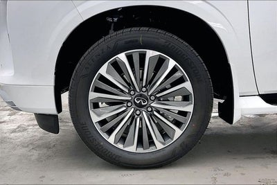 2027 INFINITI QX80 LUXE InStock