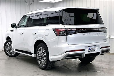 2027 INFINITI QX80 LUXE InStock
