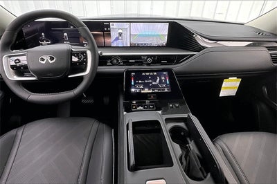 2026 INFINITI QX80 LUXE